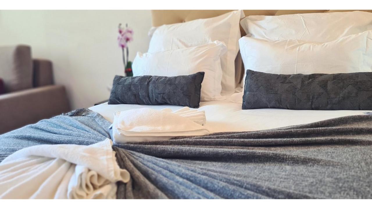 Rentalist Apartaments- Santa Catarina OOporto Exteriör bild